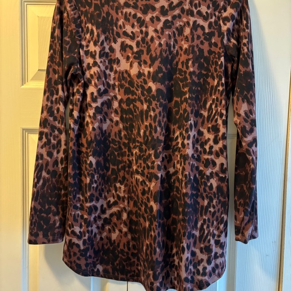 Lularoe Lynnae Long-sleeve Top Leopard Print Size M - Picture 3 of 4